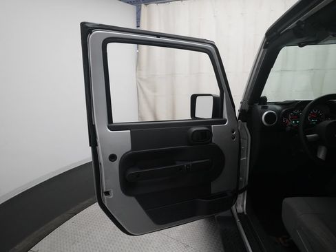 Used 2008 Jeep Wrangler Unlimited Sahara AWD/4WD image 25
