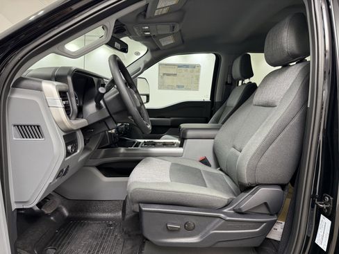 New 2025 Ford F450 XLT w/ XLT Value Package image 13