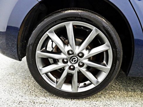 Used 2018 MAZDA MAZDA3 Touring FWD image 20