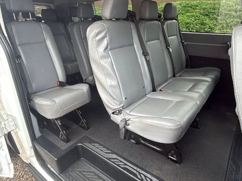 Used 2018 Ford Transit 350 XL RWD image 37