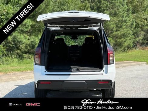 Used 2023 Chevrolet Suburban Z71 w/ Luxury Package AWD/4WD image 18