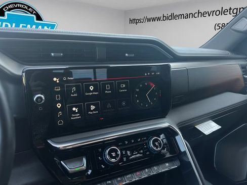 Used 2024 GMC Sierra 1500 Denali w/ Technology Package AWD/4WD image 19