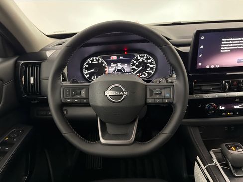 New 2026 Nissan Pathfinder SV image 18