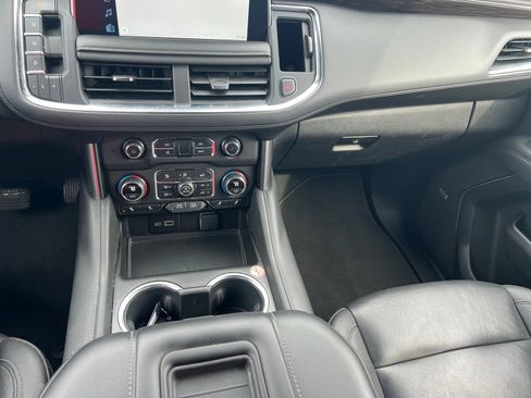 Used 2024 Chevrolet Suburban LT image 37