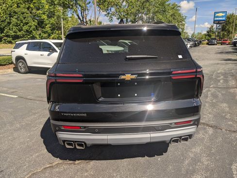 New 2026 Chevrolet Traverse LT w/ Driver Confidence Package image 7