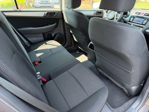 Used 2019 Subaru Outback 2.5i AWD/4WD image 23