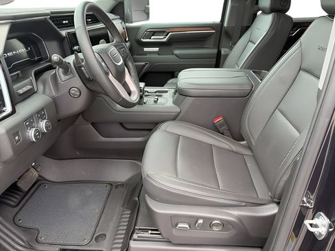 Used 2025 GMC Sierra 1500 Denali w/ Denali Reserve Package AWD/4WD image 9