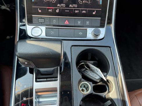 Used 2019 Audi Q8 Premium w/ Convenience Package AWD/4WD image 16