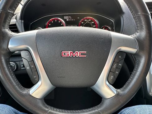 Used 2015 GMC Acadia SLE image 20