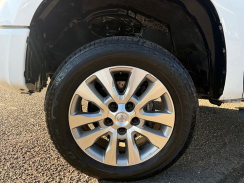 Used 2019 Toyota Tundra Platinum image 11