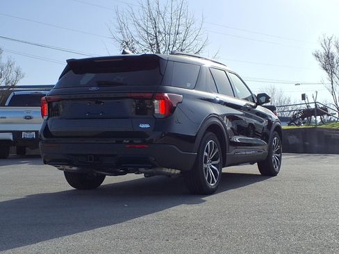New 2026 Ford Explorer ST-Line RWD image 5