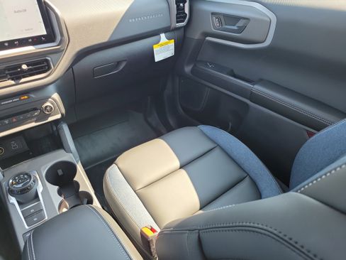 New 2025 Ford Bronco Sport Outer Banks w/ Sasquatch Outer Banks Package image 22