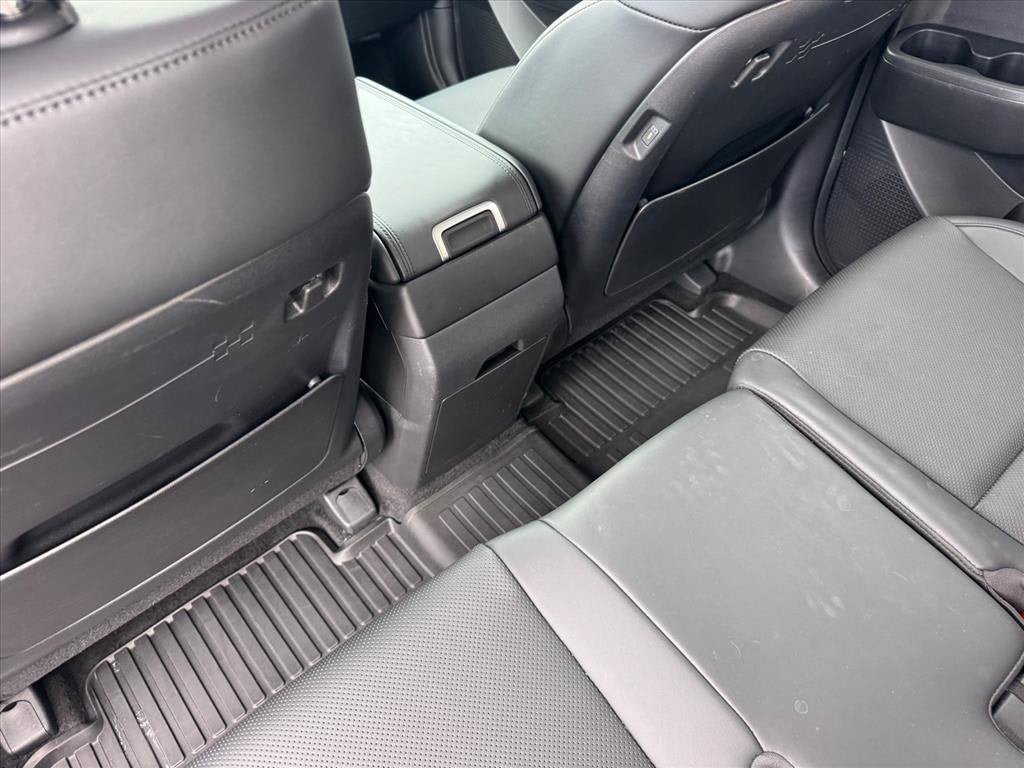 Used 2025 Hyundai Santa Fe SEL AWD/4WD image 16