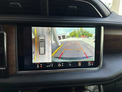 Used 2024 GMC Yukon Denali Ultimate AWD/4WD image 26