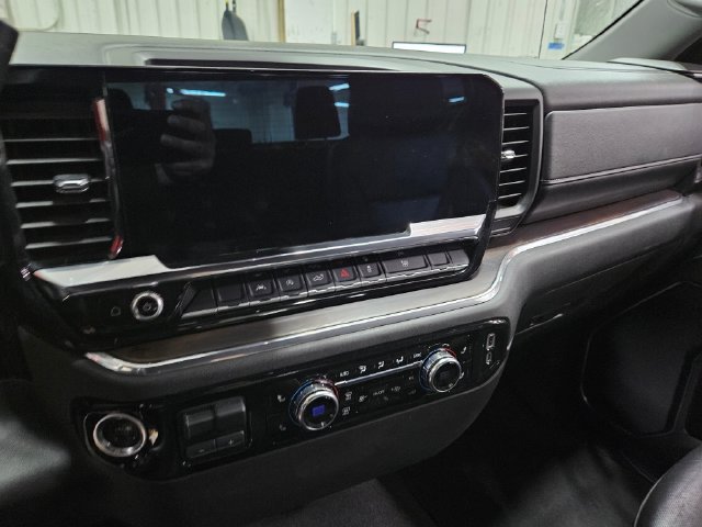 Used 2025 GMC Sierra 1500 SLT AWD/4WD image 10