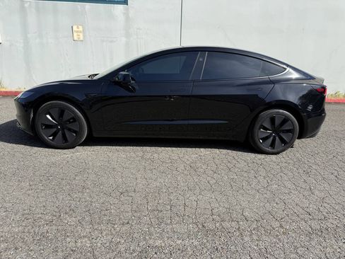 Used 2025 Tesla Model 3 Long Range RWD image 18