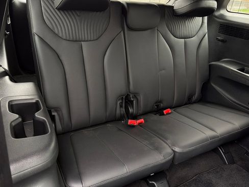 Used 2024 Hyundai Palisade Calligraphy image 17