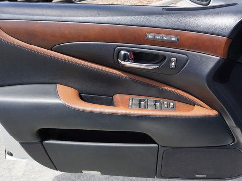 Used 2010 Lexus LS 460 w/ Sport Pkg RWD image 22