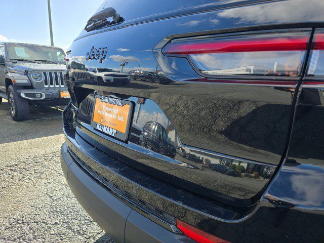 Used 2024 Jeep Grand Cherokee L Altitude AWD/4WD image 17