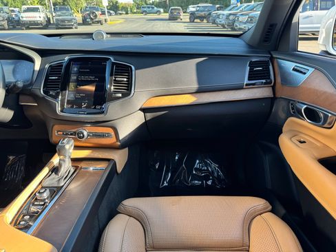 Used 2018 Volvo XC90 T6 Inscription w/ Convenience Package AWD/4WD image 19