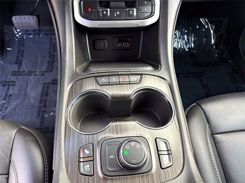 Used 2023 GMC Acadia SLT w/ Preferred Package image 26