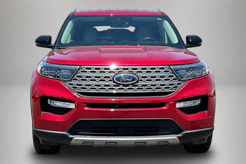 Used 2022 Ford Explorer Limited w/ Equipment Group 301A AWD/4WD image 2