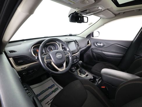 Used 2016 Jeep Cherokee 75th Anniversary image 10