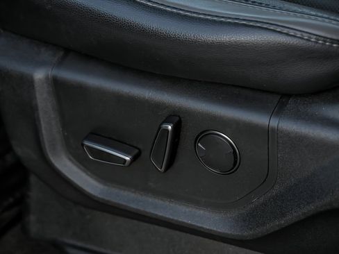 Used 2018 Ford F150 Raptor w/ Equipment Group 802A Luxury image 19