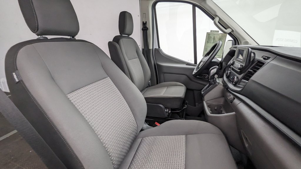Used 2025 Ford Transit 250 148 Medium Roof RWD image 31