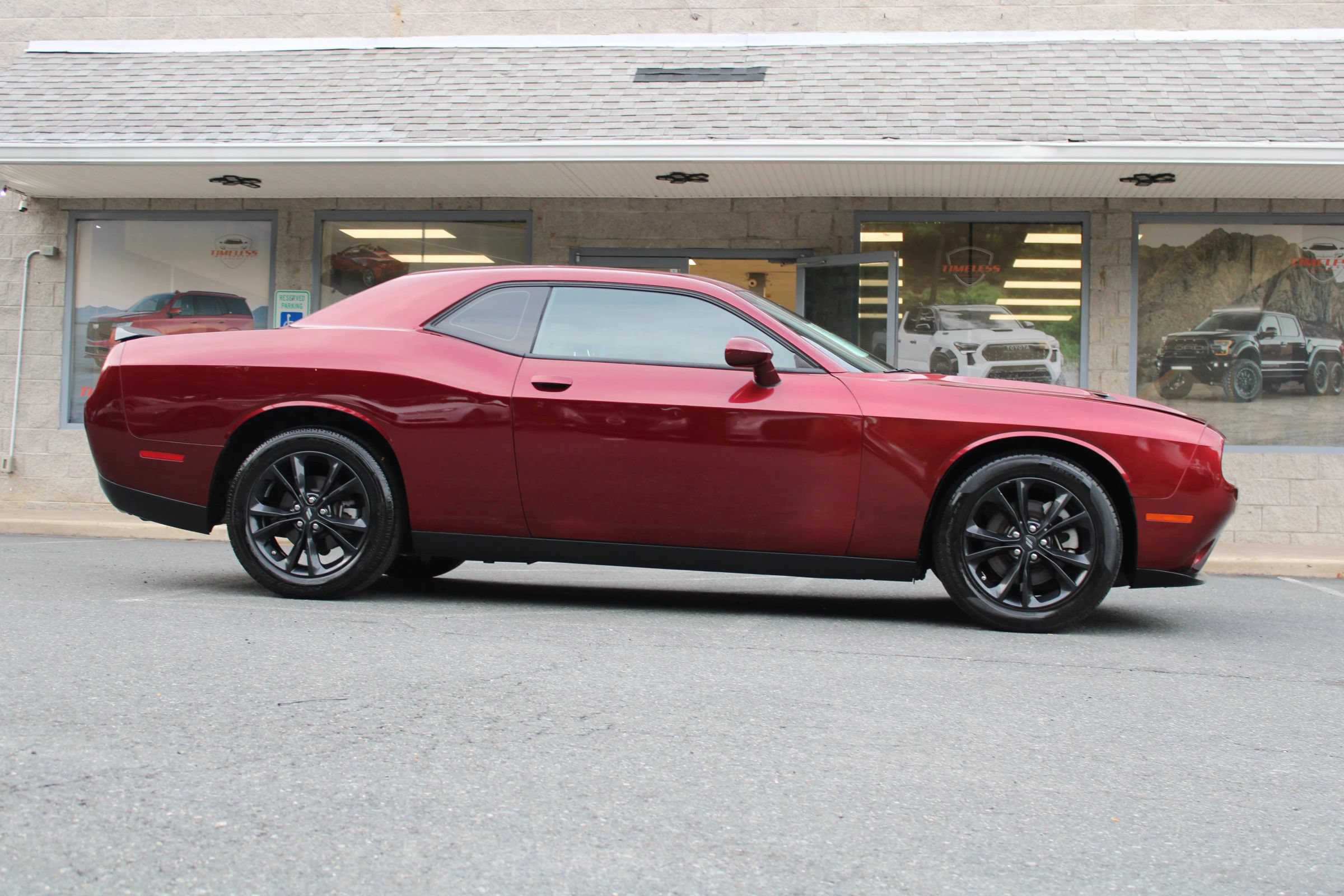 Used 2022 Dodge Challenger SXT w/ Blacktop Package AWD/4WD image 23