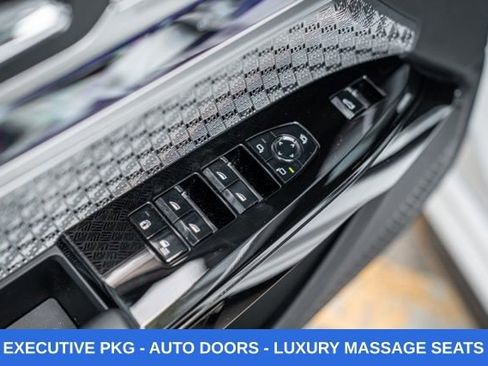 Used 2023 BMW i7 xDrive60 w/ Executive Package 2 AWD/4WD image 52