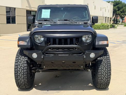 Used 2019 Jeep Wrangler Unlimited Sport S image 2