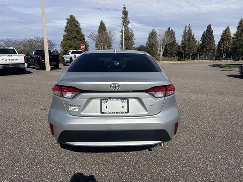 Used 2022 Toyota Corolla LE image 5