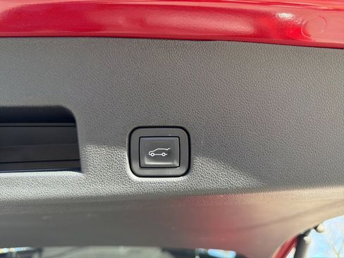 Used 2024 GMC Acadia Denali w/ Super Cruise Package image 14