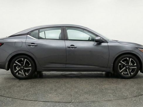 Used 2025 Nissan Sentra SV FWD image 8