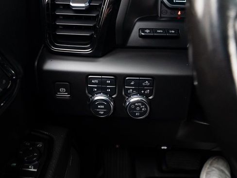 Used 2022 GMC Sierra 1500 AT4X image 13