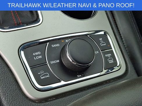 Used 2017 Jeep Grand Cherokee Trailhawk w/ Trailhawk Luxury Group AWD/4WD image 23