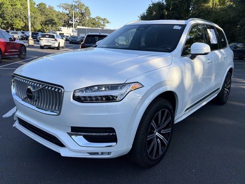 Used 2025 Volvo XC90 B5 Core AWD/4WD image 5