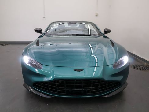 Used 2023 Aston Martin V8 Vantage Roadster RWD image 9