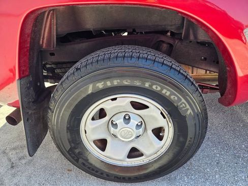 Used 2014 Toyota Tacoma PreRunner w/ SR5 Package RWD image 7