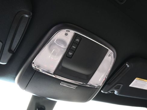 Used 2019 Dodge Charger SXT image 21