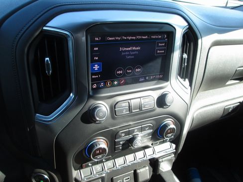 Used 2019 Chevrolet Silverado 1500 LT Trail Boss image 28