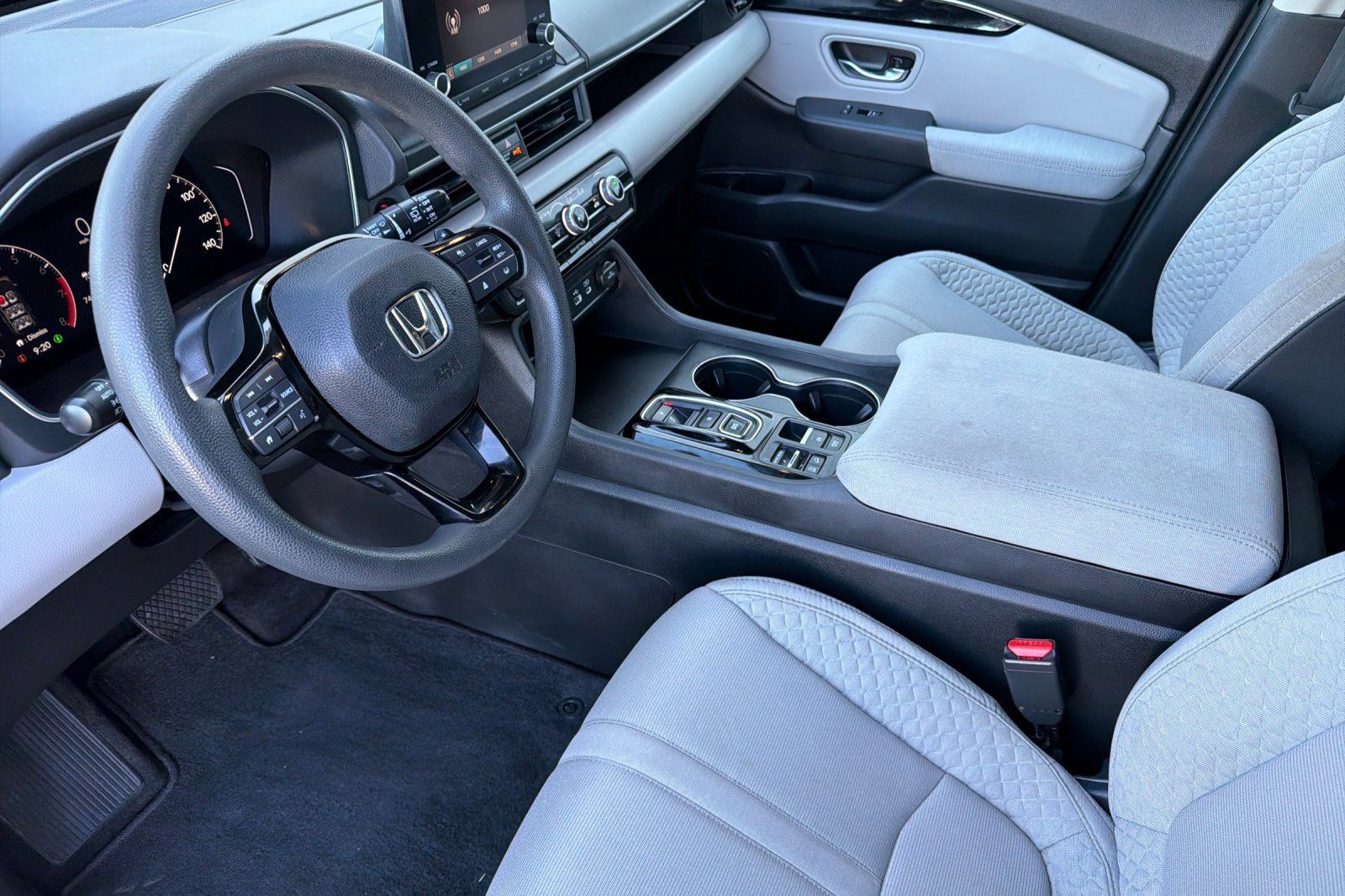Used 2023 Honda Pilot LX image 9