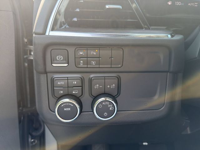 Used 2025 Chevrolet Tahoe 4WD image 30