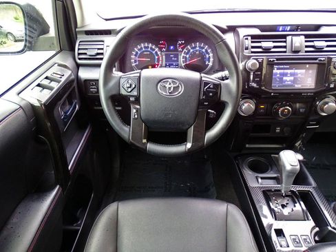 Used 2019 Toyota 4Runner TRD Off-Road Premium AWD/4WD image 19