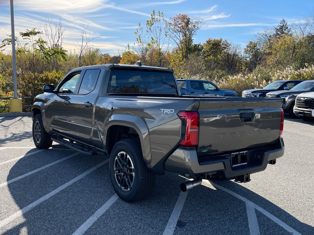 Used 2025 Toyota Tacoma TRD Sport AWD/4WD image 14