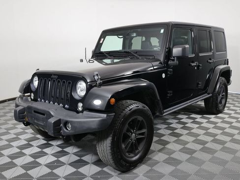 Used 2017 Jeep Wrangler Unlimited Sahara AWD/4WD image 5