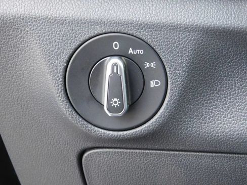 Used 2024 Volkswagen Jetta SE FWD image 23