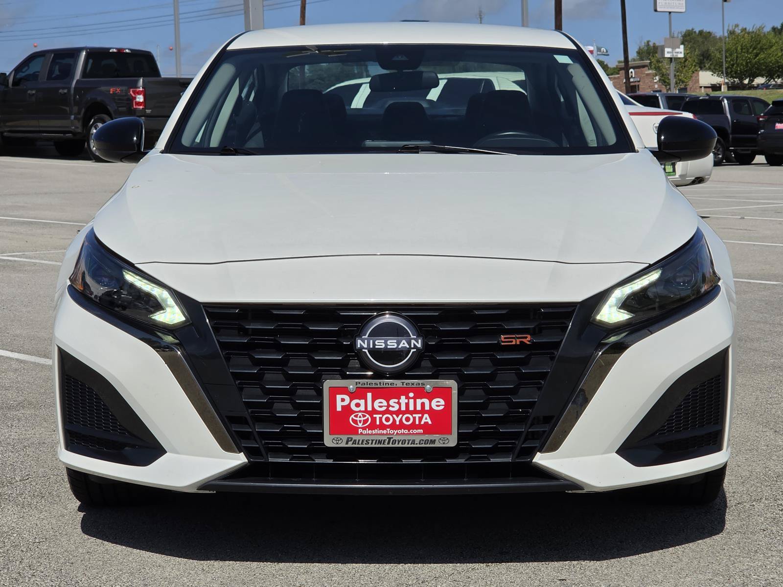 Used 2025 Nissan Altima 2.5 SR FWD image 2