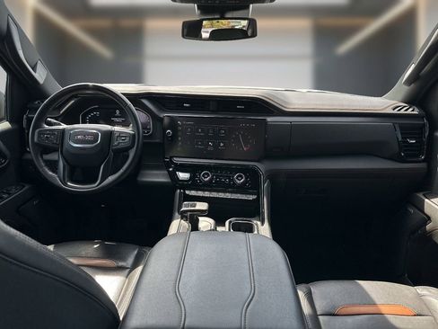 Used 2023 GMC Sierra 1500 AT4 w/ AT4 Preferred Package image 9